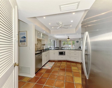 4946 Commonwealth Drive - Photo Thumbnail 16