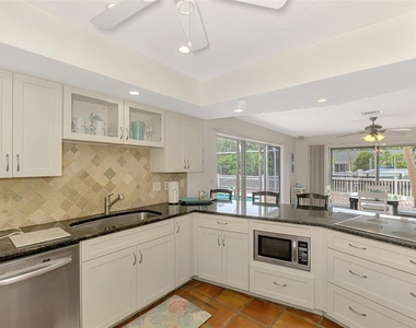 4946 Commonwealth Drive - Photo Thumbnail 22