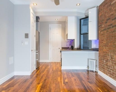 246 Mott Street - Photo Thumbnail 3