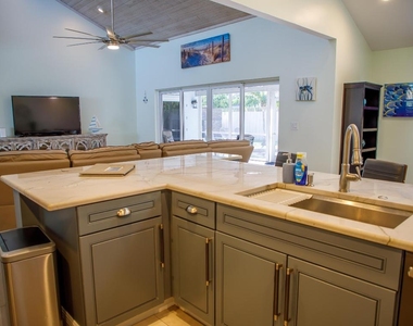 900 Cosmos Court - Photo Thumbnail 13