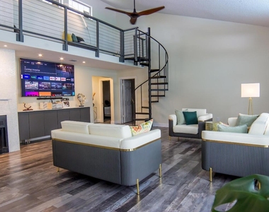 661 W Rambling Drive - Photo Thumbnail 15