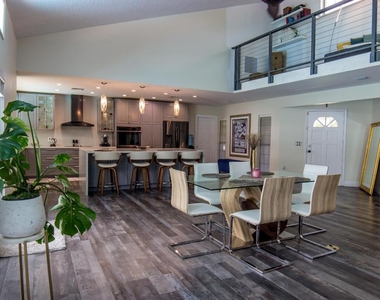661 W Rambling Drive - Photo Thumbnail 10