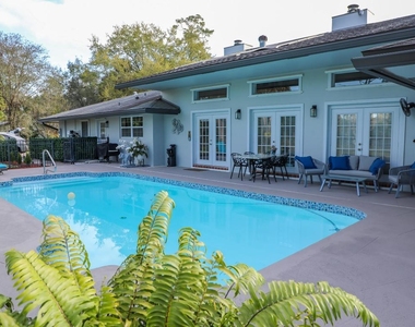 661 W Rambling Drive - Photo Thumbnail 7