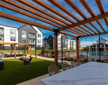 3890 Floyd Road Sw - Photo Thumbnail 3