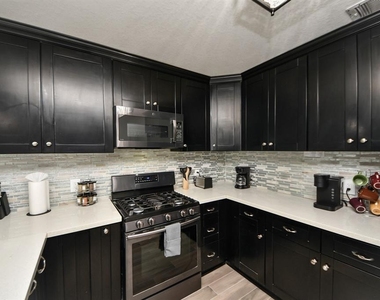 11754 Green Coral Drive - Photo Thumbnail 9