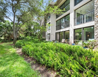5950 Pelican Bay Boulevard - Photo Thumbnail 15