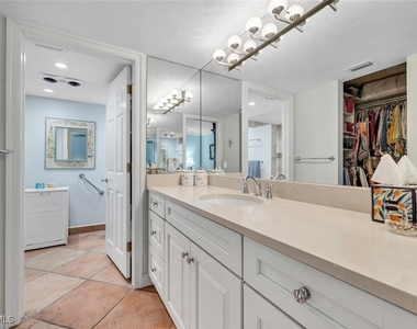 5950 Pelican Bay Boulevard - Photo Thumbnail 10
