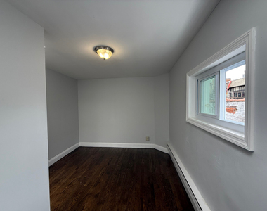 410 East 13th Street - Photo Thumbnail 4