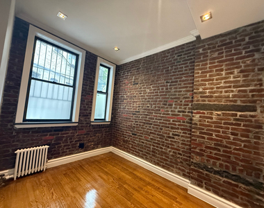 410 East 13th Street - Photo Thumbnail 3