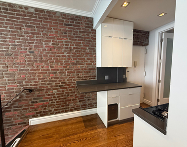 410 East 13th Street - Photo Thumbnail 14