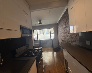 410 East 13th Street - Photo Thumbnail 4