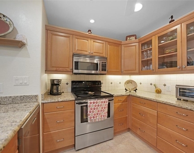 601 Shreve Street - Photo Thumbnail 11
