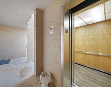 601 Shreve Street - Photo Thumbnail 1