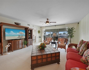 601 Shreve Street - Photo Thumbnail 4