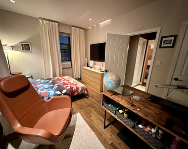 41-42 42nd Street - Photo Thumbnail 6