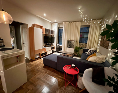 41-42 42nd Street - Photo Thumbnail 4