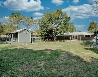 5608 Oak Blvd - Photo Thumbnail 17