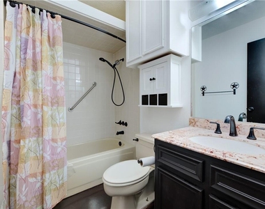 5608 Oak Blvd - Photo Thumbnail 13