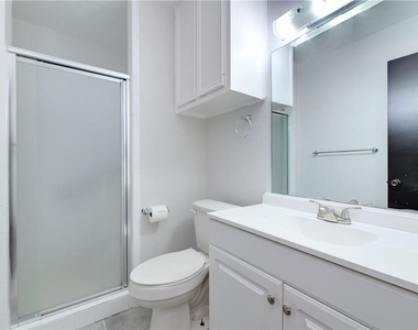 5608 Oak Blvd - Photo Thumbnail 11