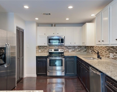 5608 Oak Blvd - Photo Thumbnail 7