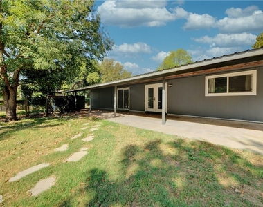 5608 Oak Blvd - Photo Thumbnail 16