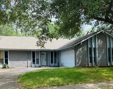 2819 Colony Drive - Photo Thumbnail 13