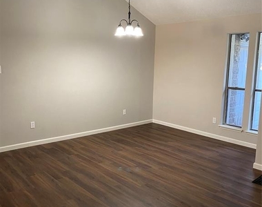 2819 Colony Drive - Photo Thumbnail 1