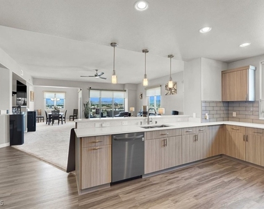 8255 Las Vegas Boulevard - Photo Thumbnail 10