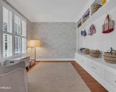 314 Jersey Avenue - Photo Thumbnail 4