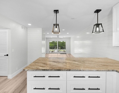 200 N El Mar Drive - Photo Thumbnail 6