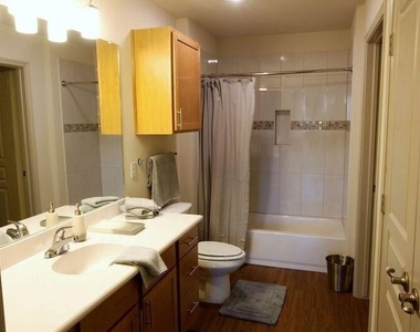 817 Colcord Ave - Photo Thumbnail 11