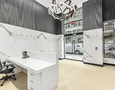 255 West 36th Street - Photo Thumbnail 11