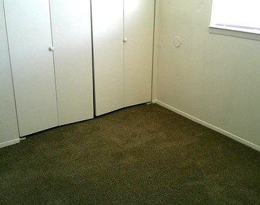 3022 E Glen Drive - Photo Thumbnail 10