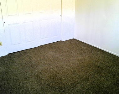 3022 E Glen Drive - Photo Thumbnail 13