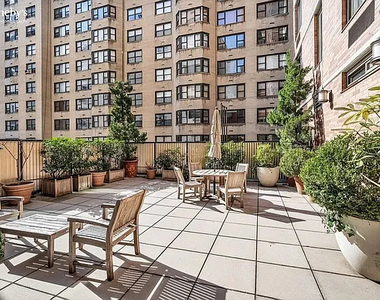400 East 90th Street - Photo Thumbnail 8