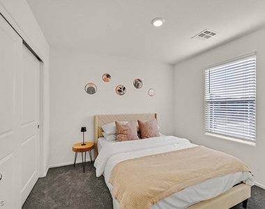 1906 Arietta Vista Street - Photo Thumbnail 20
