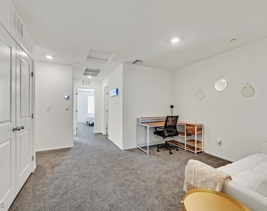 1906 Arietta Vista Street - Photo Thumbnail 12