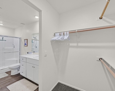 1906 Arietta Vista Street - Photo Thumbnail 17
