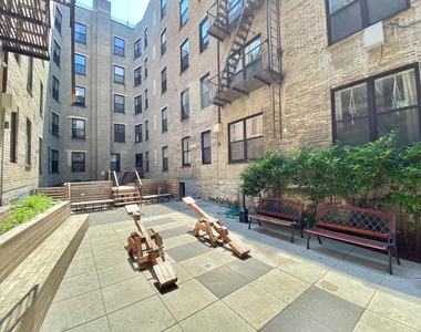 1635 Putnam Avenue - Photo Thumbnail 7