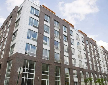 63 Roebling Street - Photo Thumbnail 4
