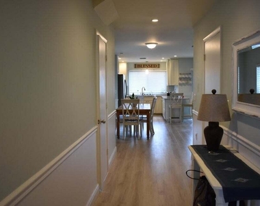 2300 Florida Boulevard - Photo Thumbnail 1