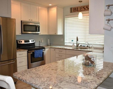 2300 Florida Boulevard - Photo Thumbnail 6