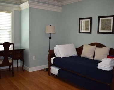 2300 Florida Boulevard - Photo Thumbnail 11