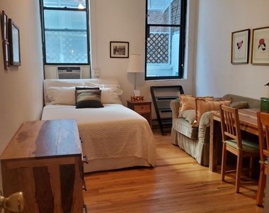 471 Broadway - Photo Thumbnail 5