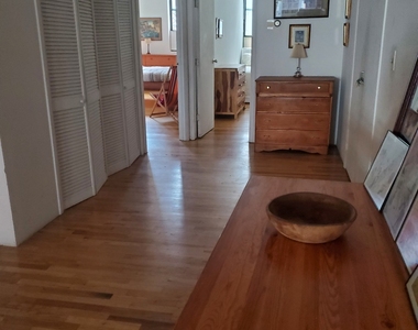 471 Broadway - Photo Thumbnail 3