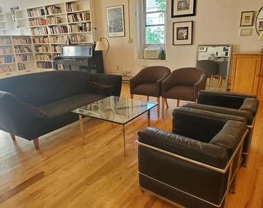 471 Broadway - Photo Thumbnail 1
