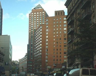 Fourth Avenue - Photo Thumbnail 12