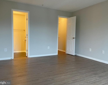 13107 Briarcliff Terrace - Photo Thumbnail 9