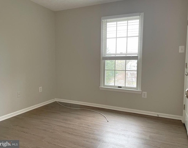 13107 Briarcliff Terrace - Photo Thumbnail 12