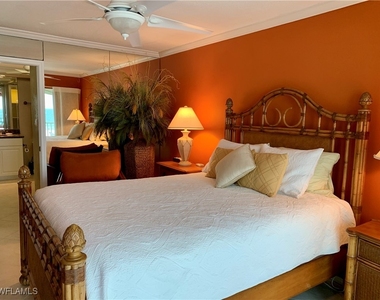 26000 Hickory Boulevard - Photo Thumbnail 2